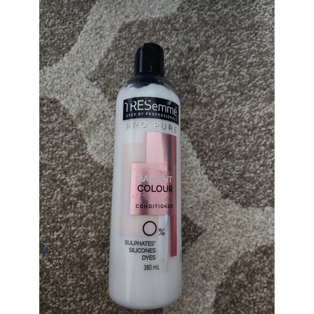 TRESemmé Pro Pure Radiant Colour Conditioner 380/ml